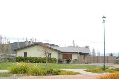 Photo of property in 165 Lisland Drive, Kinloch, Taupo, 3377