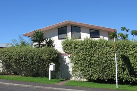 Photo of property in 8 Oreil Avenue, West Harbour, Auckland, 0618