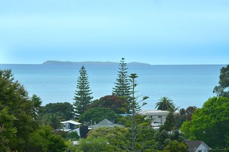 Photo of property in 30 Cochrane Avenue, Arkles Bay, Whangaparaoa, 0932