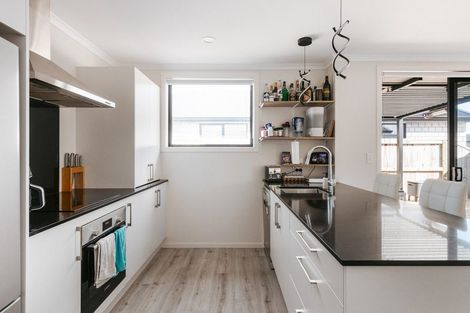 Photo of property in 16 Anchor Crescent, Papamoa, 3118