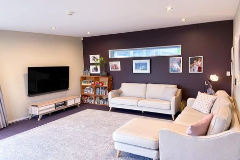 Photo of property in 9 Caughley Grove, Karori, Wellington, 6012