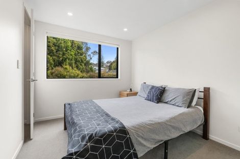 Photo of property in 3/37 Camelot Place, Glenfield, Auckland, 0629