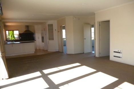 Photo of property in 2 Caulfield Place, Taradale, Napier, 4112
