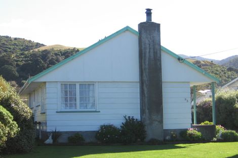 Photo of property in 93 Watt Street, Featherston, 5710