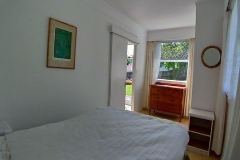 Photo of property in 4/2 Scarboro Terrace, Murrays Bay, Auckland, 0630