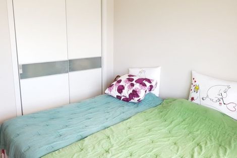 Photo of property in 254 Glamorgan Drive, Northcross, Auckland, 0630