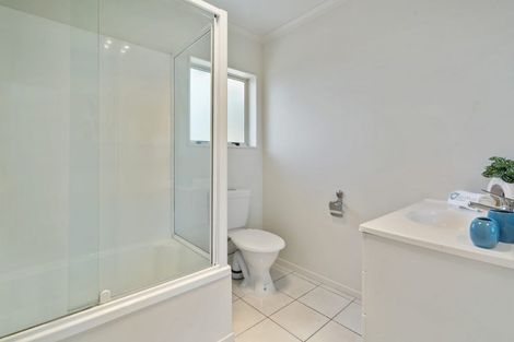 Photo of property in 3/8 Crewe Close, Albany, Auckland, 0632