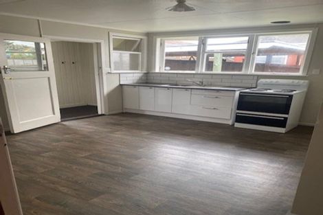 Photo of property in 3164 Great North Road, New Lynn, Auckland, 0600