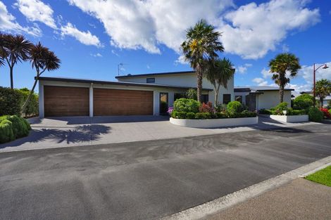 Photo of property in 21 Glen Cree Avenue, Rototuna, Hamilton, 3210