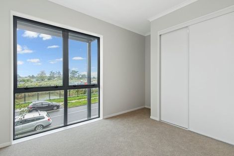 Photo of property in 25 William Wallbank Crescent, Swanson, Auckland, 0614