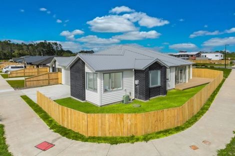 Photo of property in 17 Moemoea Avenue, Kumeu, 0810