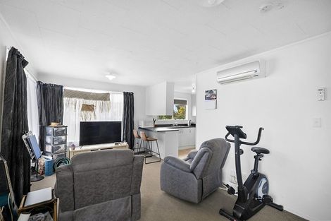 Photo of property in 2/47 South Road, Blagdon, New Plymouth, 4310