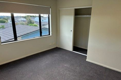 Photo of property in 35 Spalding Rise, Golflands, Auckland, 2013