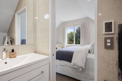 Photo of property in 17 Innes Road, St Albans, Christchurch, 8052