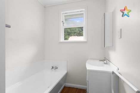 Photo of property in 8 Puriri Street, Eastbourne, Lower Hutt, 5013