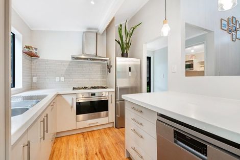 Photo of property in 7 Emery Grove, Bayview, Auckland, 0629