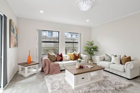 Photo of property in 10 Ascension Crescent, Orewa, 0931