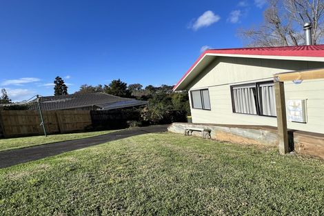 Photo of property in 121a Seabrook Avenue, New Lynn, Auckland, 0600