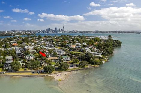 Photo of property in 14 Lansdowne Street, Bayswater, Auckland, 0622