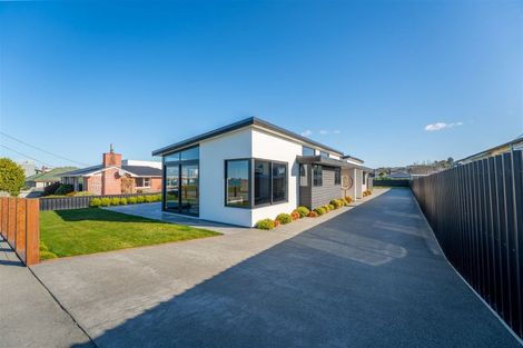Photo of property in 17 Richmond Street, Waimataitai, Timaru, 7910