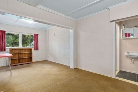 Photo of property in 15 Ecclesfield Grove, Silverstream, Upper Hutt, 5019