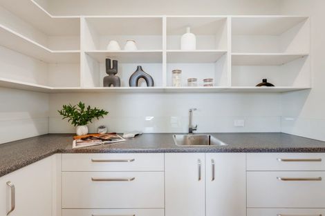 Photo of property in 32c Devon Road, Bucklands Beach, Auckland, 2012