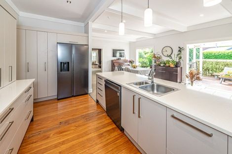 Photo of property in 9 Selwyn Crescent, College Estate, Whanganui, 4500