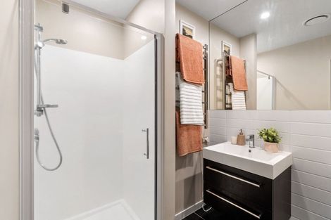 Photo of property in 9/8 Thatcher Crescent, Crofton Downs, Wellington, 6035