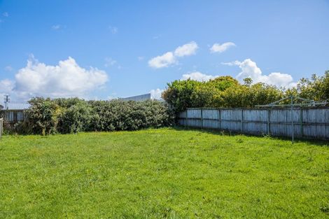 Photo of property in 28 Roberts Avenue, Bayswater, Auckland, 0622