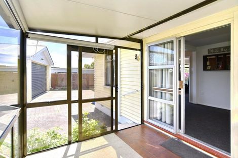 Photo of property in 15 Emlyn Place, Avondale, Christchurch, 8061