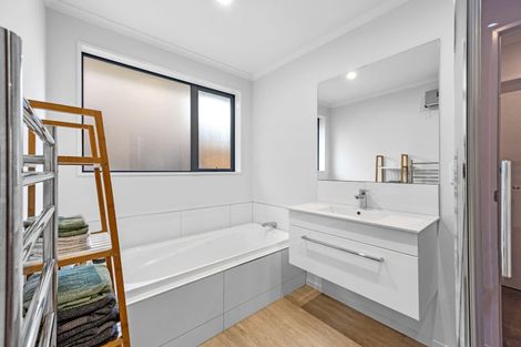 Photo of property in 30 Sholto Duncan Crescent, Halswell, Christchurch, 8025