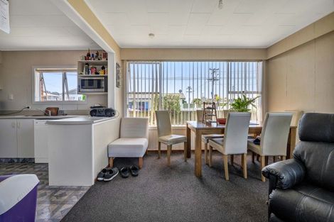 Photo of property in 38 Clemow Road, Fitzroy, New Plymouth, 4312