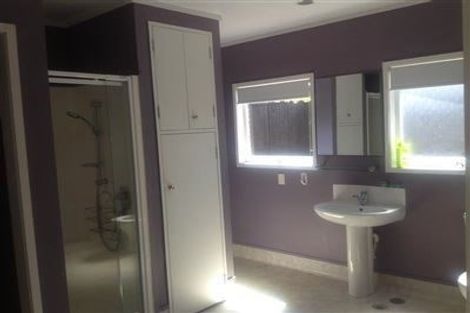 Photo of property in 2/15 Rosehill Drive, Rosehill, Papakura, 2113