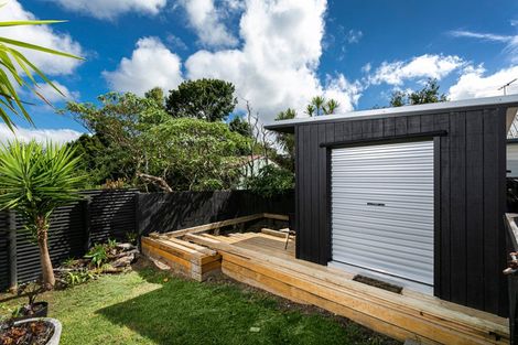 Photo of property in 5 Don Buck Road, Henderson, Auckland, 0614