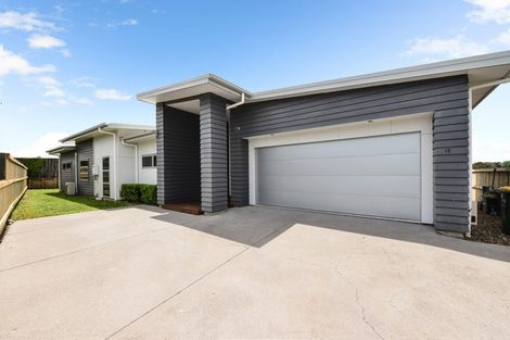 Photo of property in 18 Castleton Way, Flagstaff, Hamilton, 3210