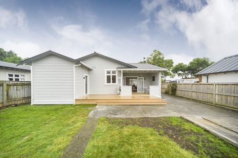 Photo of property in 9 Milverton Avenue, Hokowhitu, Palmerston North, 4410