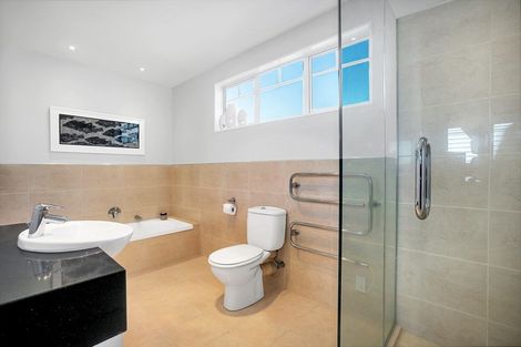 Photo of property in 10a Raymond Street, Point Chevalier, Auckland, 1022