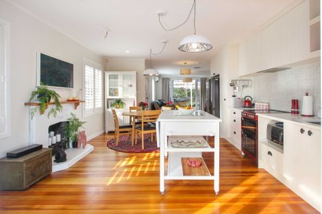 Photo of property in 2/162 Deep Creek Road, Torbay, Auckland, 0630