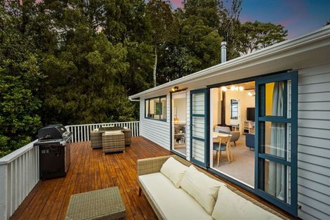 Photo of property in 705 Scenic Drive, Henderson Valley, Auckland, 0612