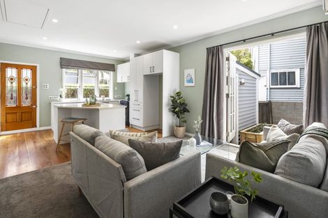 Photo of property in 73 Liardet Street, Vogeltown, Wellington, 6021