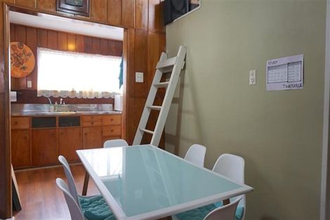 Photo of property in 71 Hattaway Avenue, Bucklands Beach, Auckland, 2012