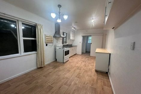 Photo of property in 88 Newlands Road, Newlands, Wellington, 6037