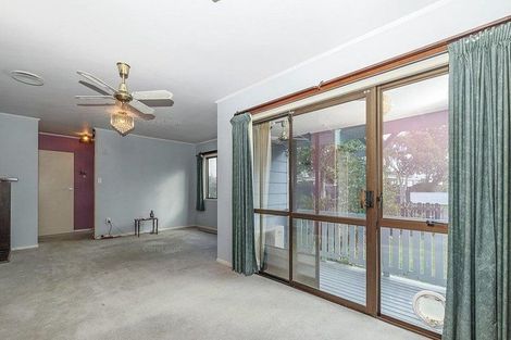 Photo of property in 5 Luanda Drive, Ranui, Auckland, 0612