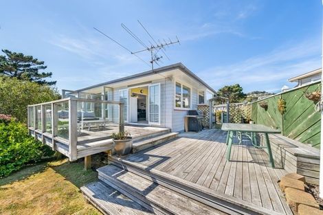 Photo of property in 18 Glen Alton Avenue, Paparangi, Wellington, 6037