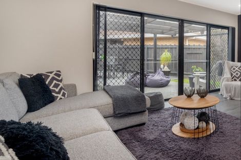 Photo of property in 16 Britannia Place, Half Moon Bay, Auckland, 2012