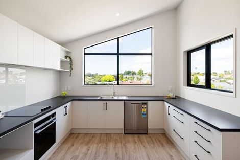 Photo of property in 4/3 Huia Avenue, Forest Lake, Hamilton, 3200