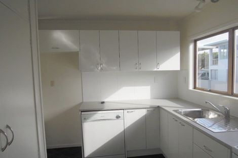 Photo of property in 2/3 Rahopara Street, Castor Bay, Auckland, 0620