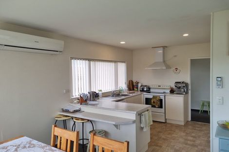 Photo of property in 52 Arawhata Road, Paraparaumu, 5032