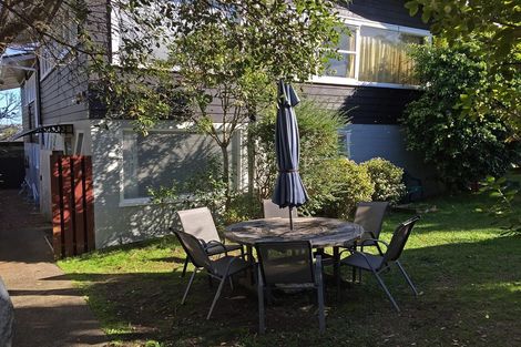 Photo of property in 2/82 Forrest Hill Road, Forrest Hill, Auckland, 0620