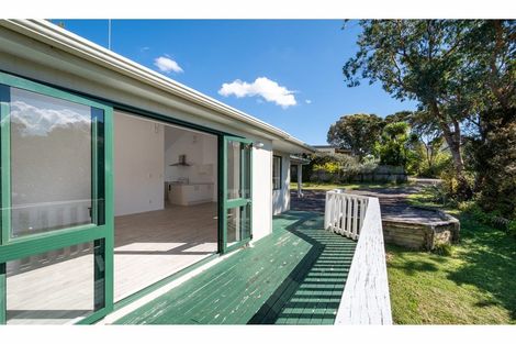 Photo of property in 129a Colwill Road, Massey, Auckland, 0614